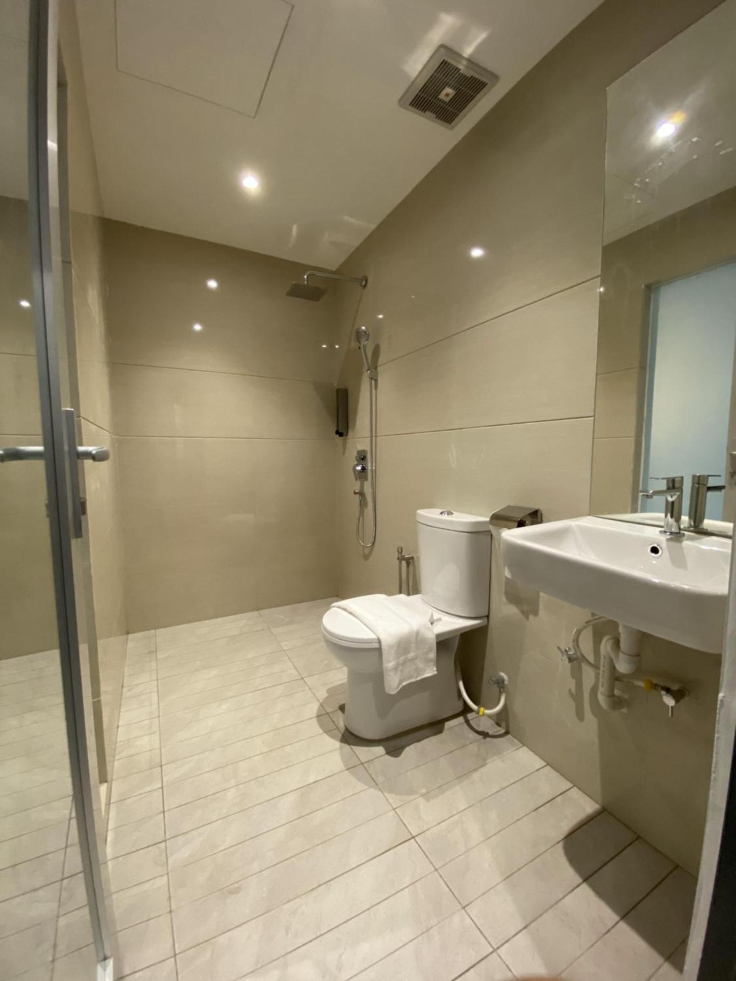 T Hotel Jalan Sultanah Alor Setar Buitenkant foto